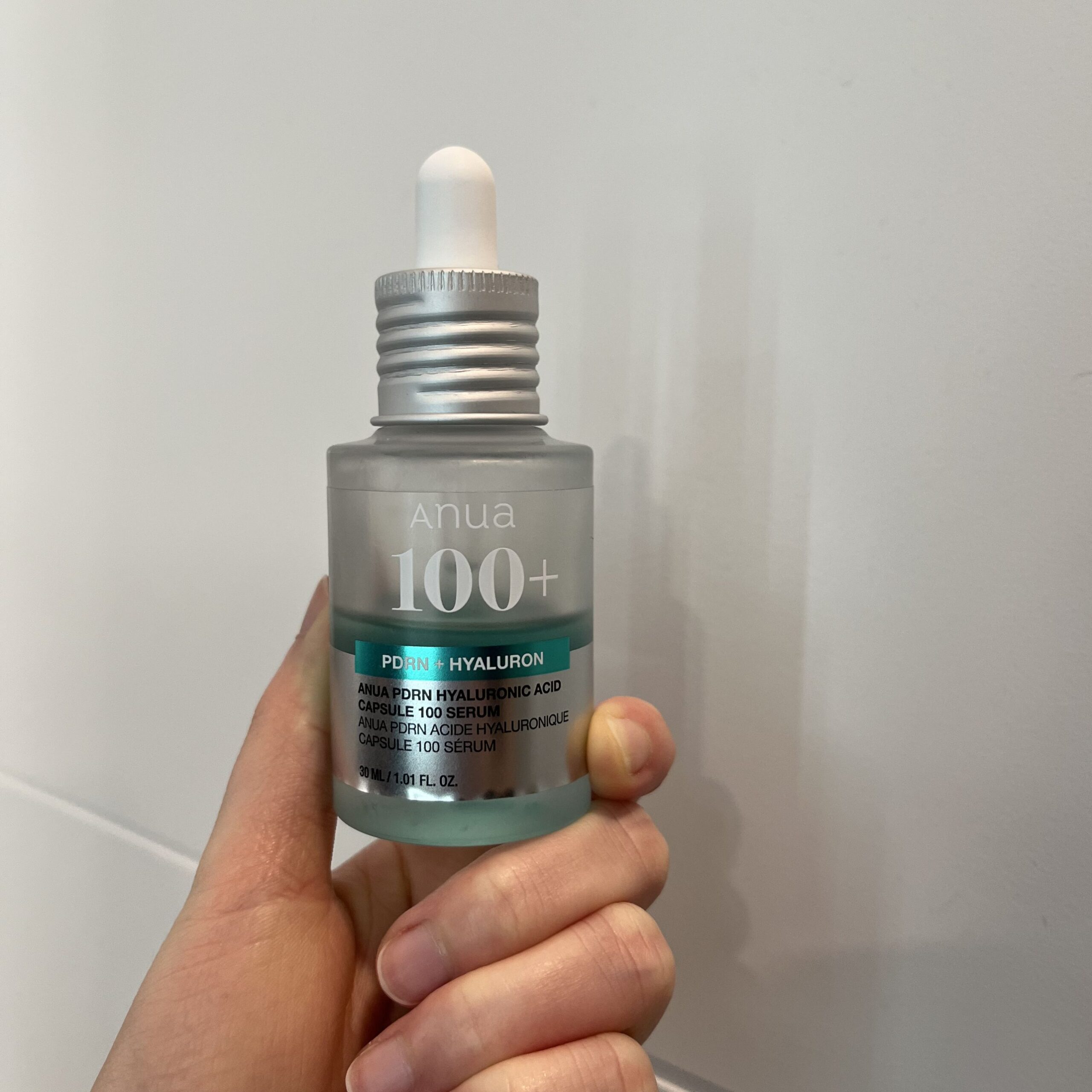 Applying the ANUA PDRN serum